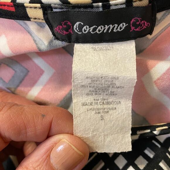 Cocomo Black, White, Coral & Khaki Geometric Patterned Tunic w/ Rolled Sleeves S - Picture 5 of 5